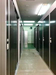 荒川区のスペースプラス南千住店店内